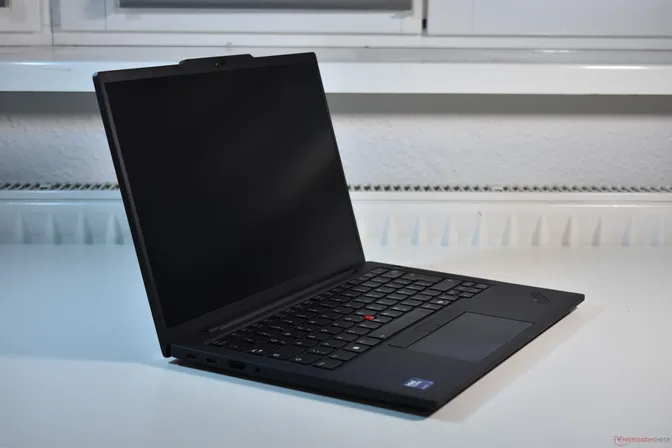 Максимальная эффективность: Lenovo ThinkPad T14s Gen 6 показывает, почему Lunar Lake - идеальный выбор для бизнес-ноутбуков
